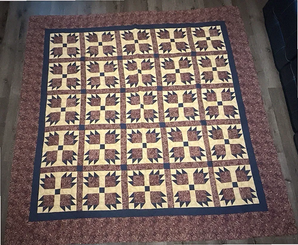 Cracker Barrel Bedding Quilt by Donna Sharp Maroon Cream Patchwork Queen 90x90