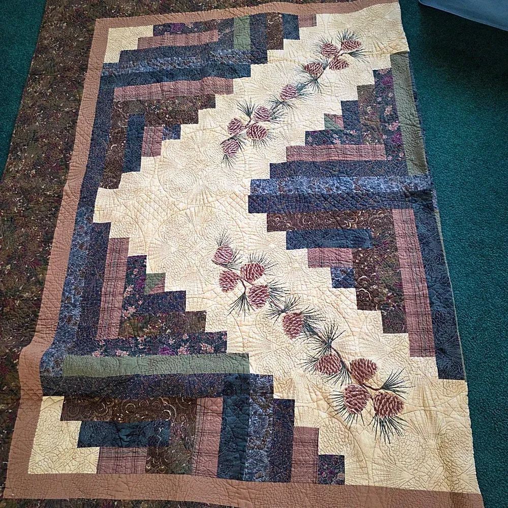 Donna Sharp Cabin Raising Pine Cone Cotton Quilted Bedding Throw Blanquet 70x90