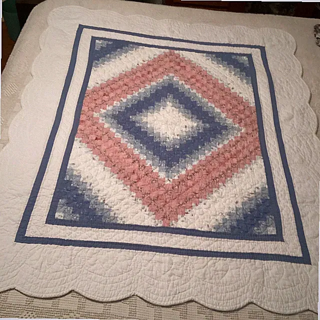Donna Sharp Twin Quilt Blue Pink Trip Around the World 48" x 60" Wall Hanging