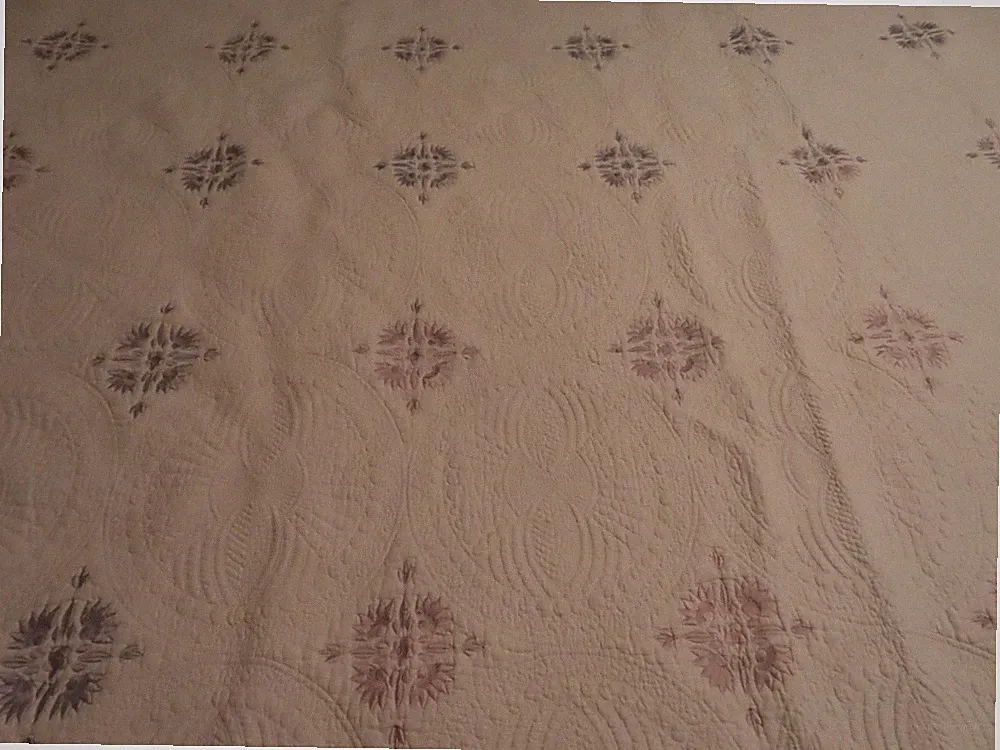 Vtg Donna Sharp Quilted Quilt Bedspread Queen King 104"x94" White Lilac Pattern